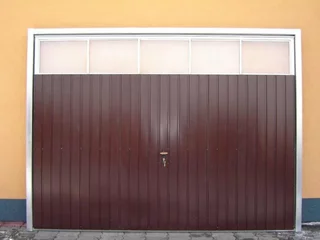 Garážová brána - Výklopná garážová brána + svetlík